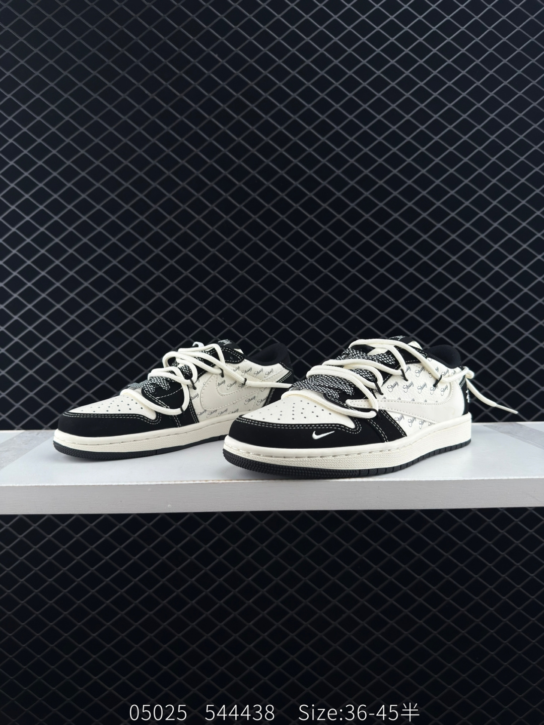 Travis Scott x Air Jordan 1 ” Reverse Mocha “